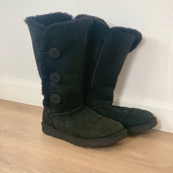 Excellent Condition Genuine UGGs Size 7 - Picture 2 of 10